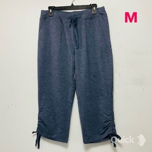 M - New Onyx Nite Pull-On Ruched Hem Capris Pants